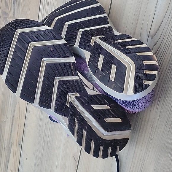 Women's Brooks Levitate 2 Sneakers - Picture 5 of 7